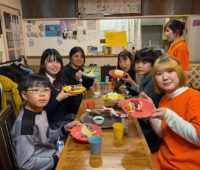 ✨【開催レポ】犬とのふれあい×食育×命の授業！笑顔あふれる「かたのだ子ども食堂」✨🐶